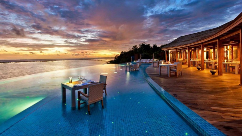 Hideaway Beach Resort Deluxe Water Villa With Pool Dhonakulhi Island