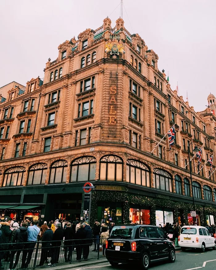 HARRODS LONDON LOOKS TOWARDS 'PERSONAL SHOPPING' FOR ITS CUSTOMERS
