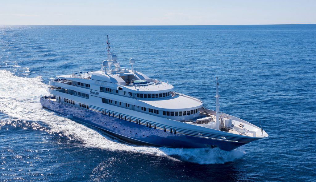 Queen Miri Yacht- The New Outfit of the Queen