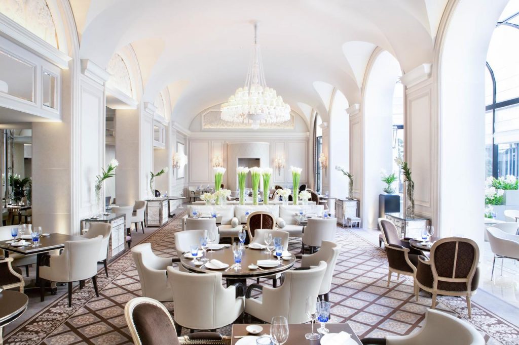 Luxury Hotel Four Seasons Hotel George V Paris