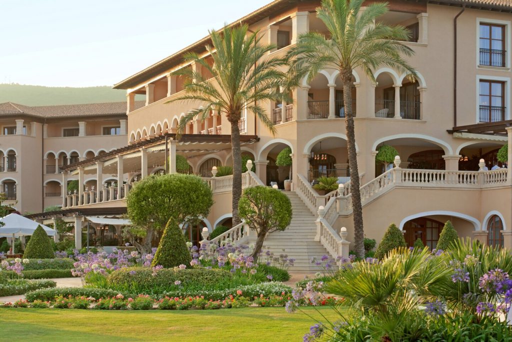 Luxury Hotel the St. Regis Mardavall Mallorca Resort